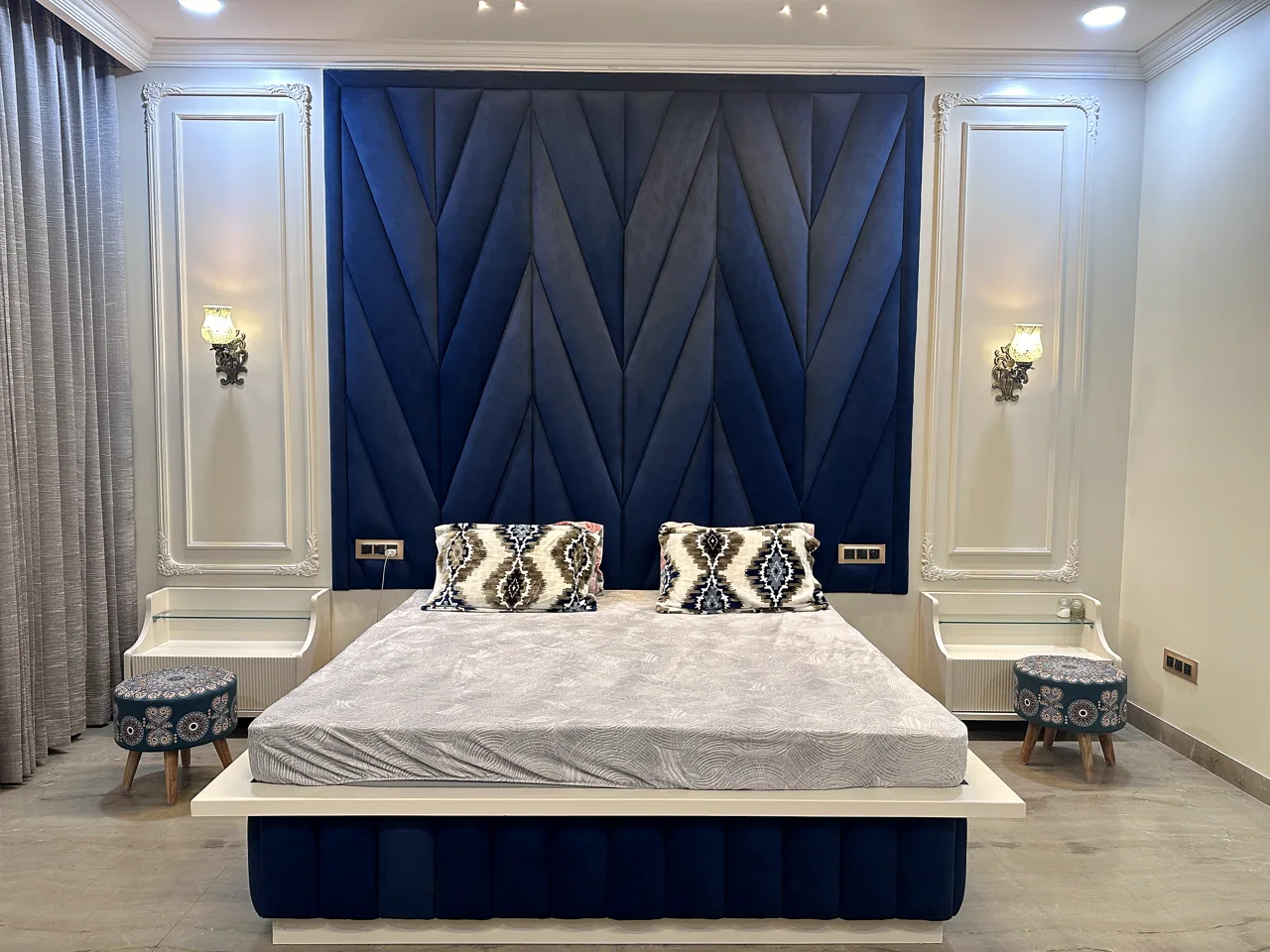 Wide composition of the blue-accented bedroom