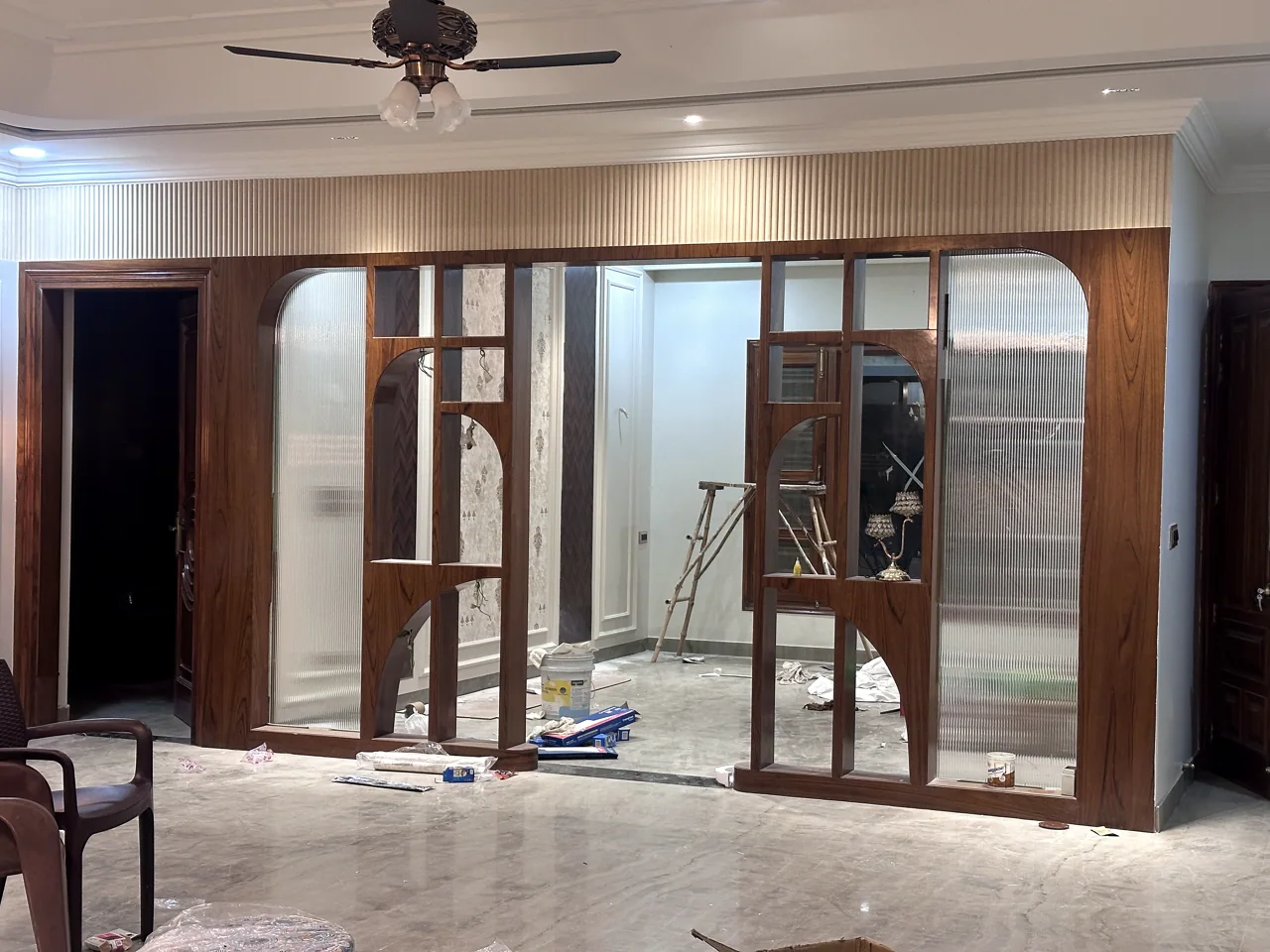 Interior partition and transition between living spaces